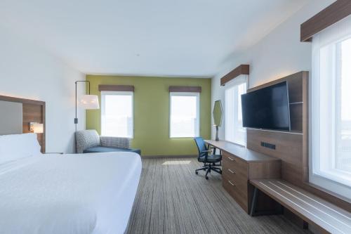 holiday inn expr and sts columbia downtown the vista