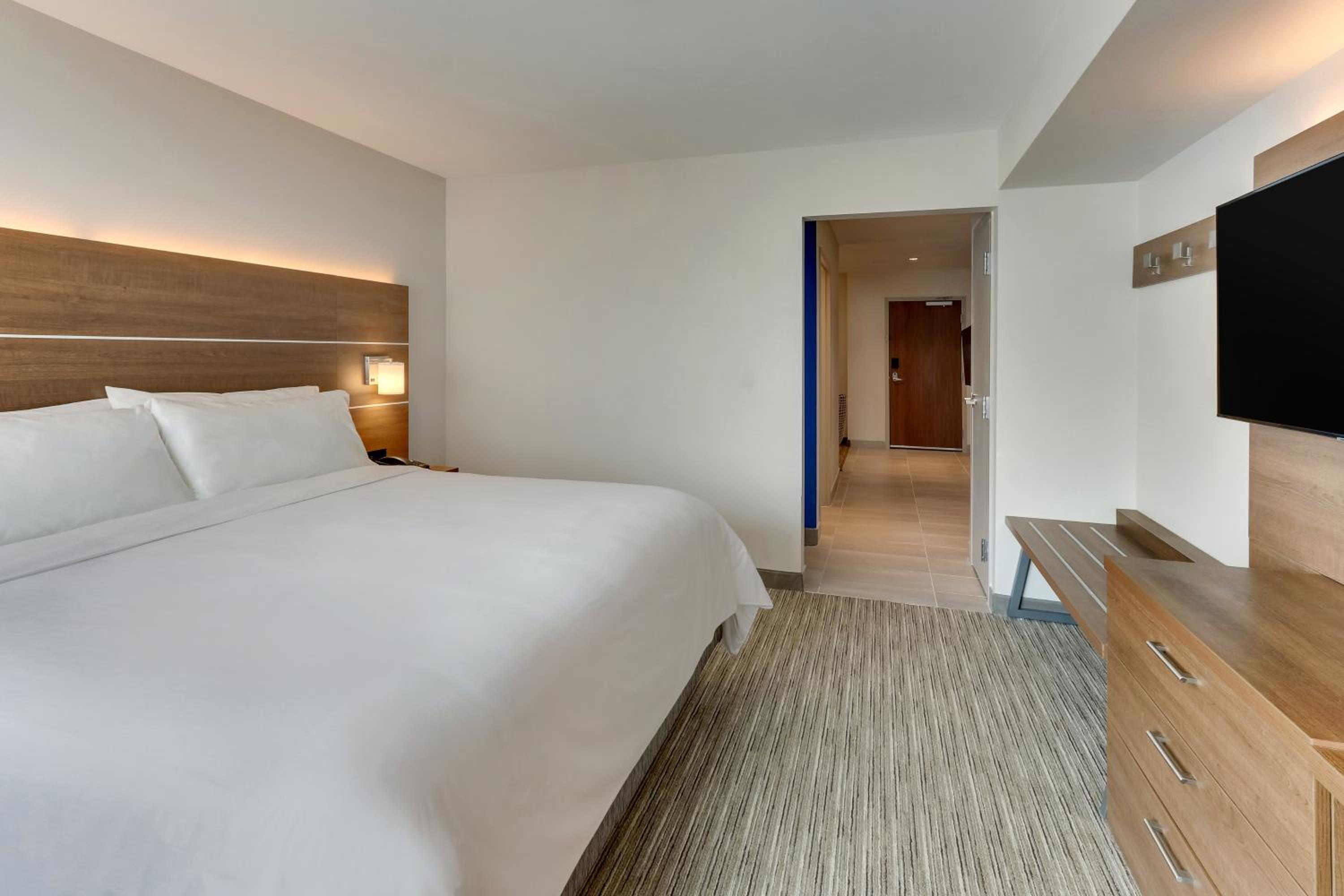 holiday inn express and suites dawsonville an ihg hotel