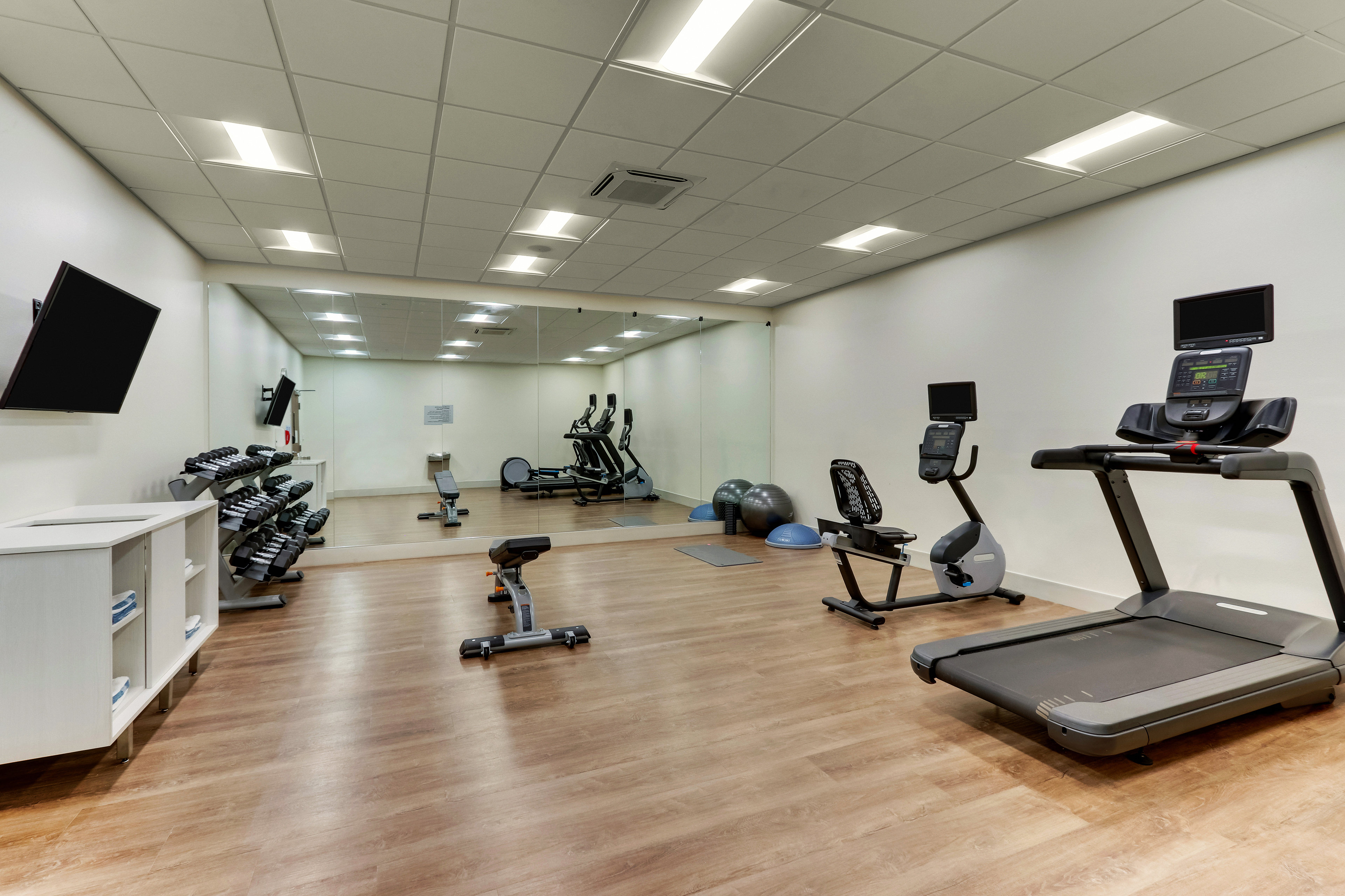 holiday inn express and suites dawsonville an ihg hotel