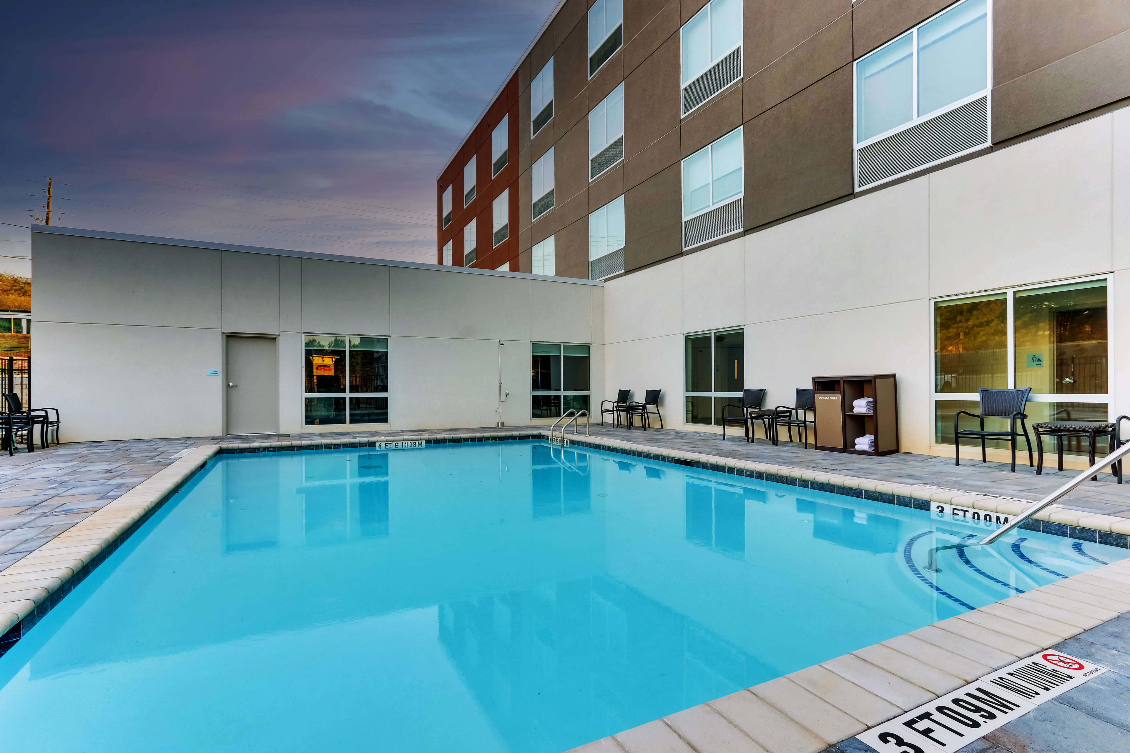 holiday inn express and suites dawsonville an ihg hotel