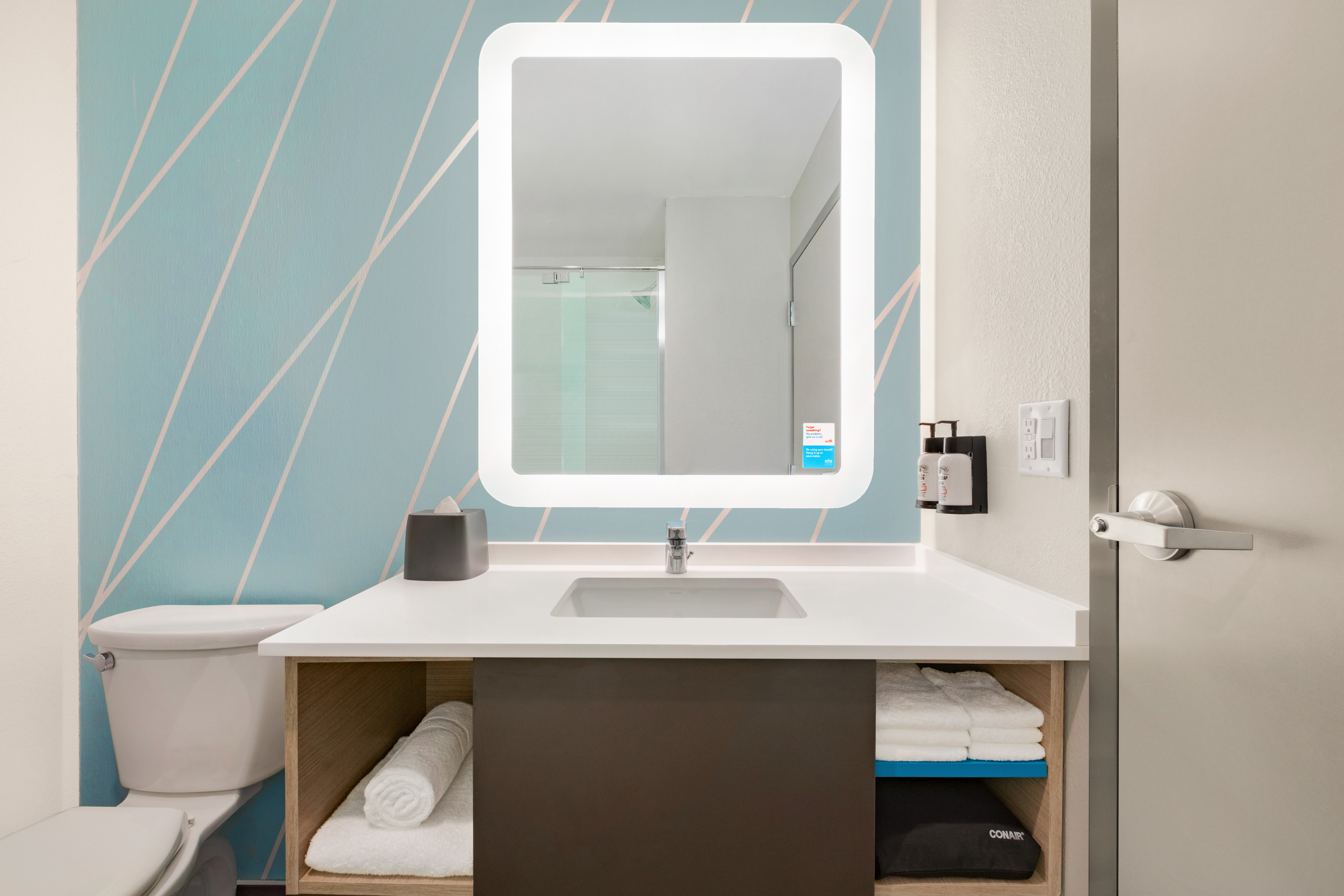 avid hotel nashville airport an ihg hotel