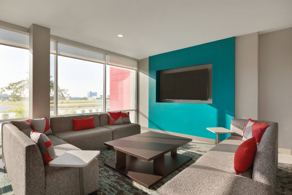 avid hotel nashville airport an ihg hotel