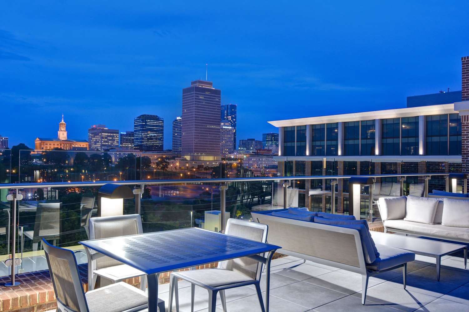 hampton inn and suites nashville downtown capitol view