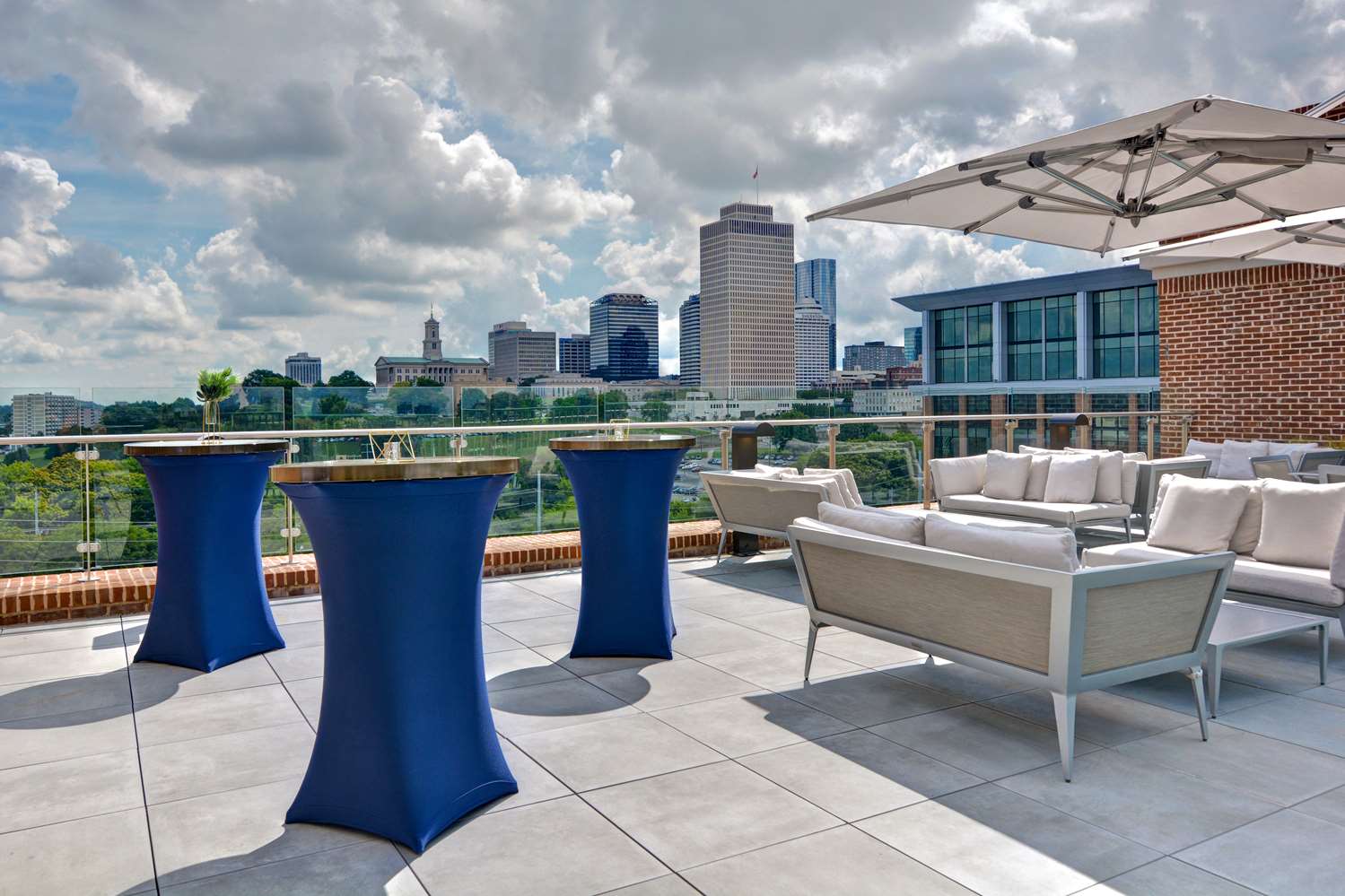 hampton inn and suites nashville downtown capitol view