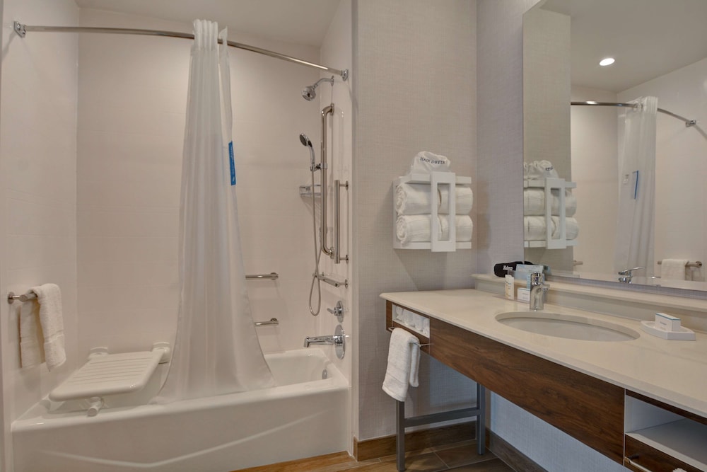 hampton inn and suites nashville downtown capitol view