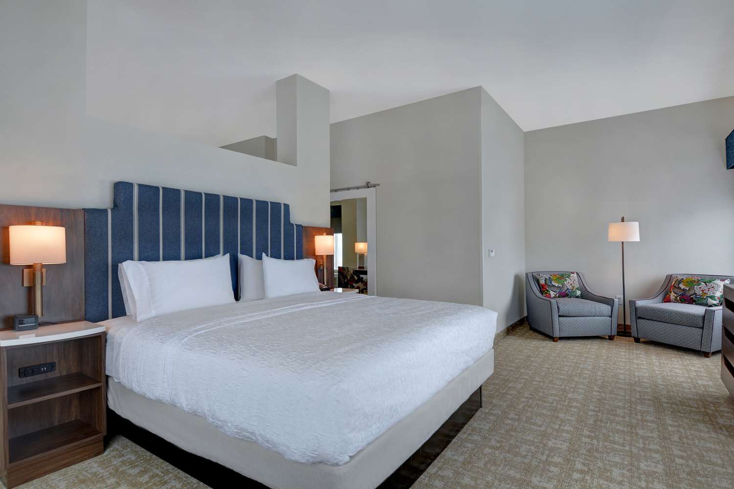 hampton inn and suites nashville downtown capitol view