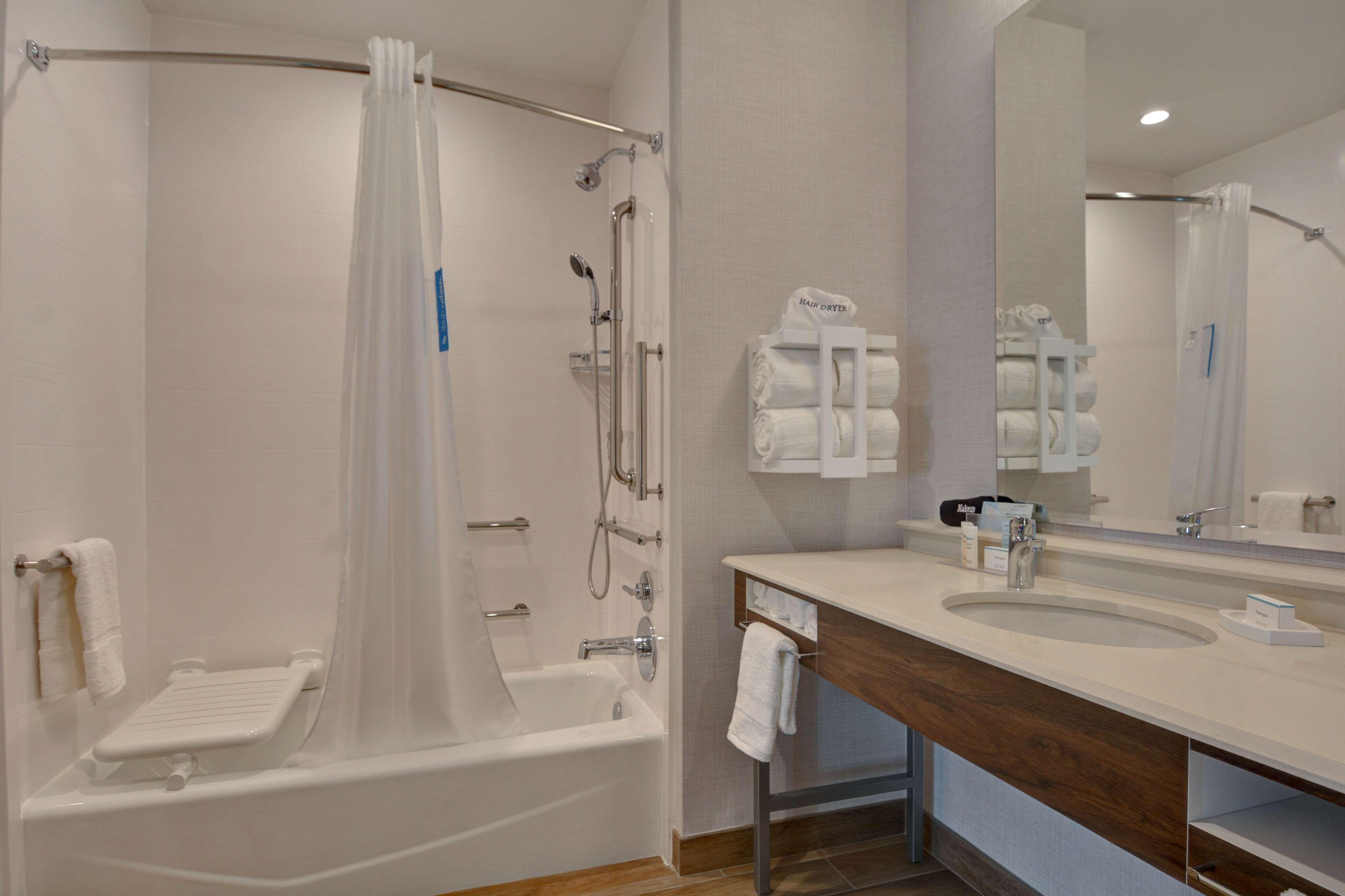 hampton inn and suites nashville downtown capitol view