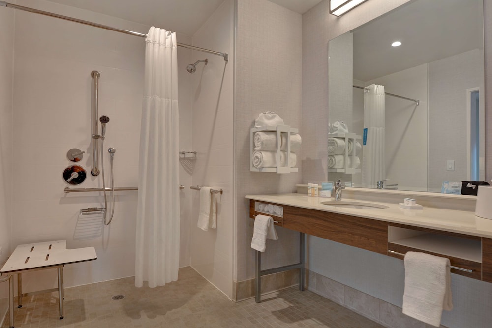 hampton inn and suites nashville downtown capitol view