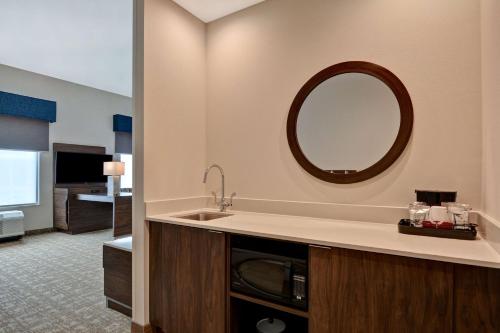 hampton inn and suites nashville downtown capitol view