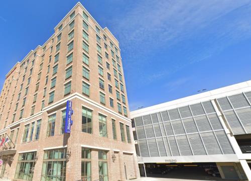 hampton inn and suites nashville downtown capitol view
