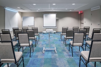 home2 suites by hilton fort worth cultural district