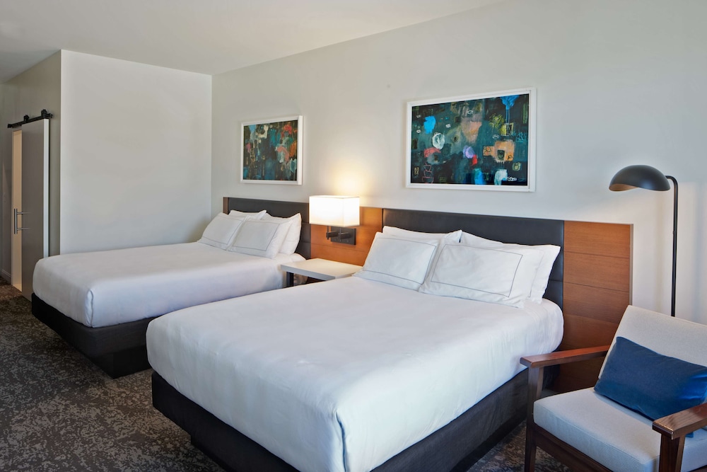 the fort sutter sacramento tapestry collection by hilton