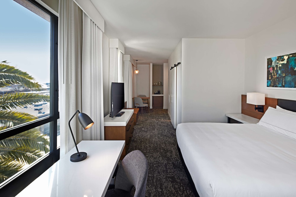 the fort sutter sacramento tapestry collection by hilton