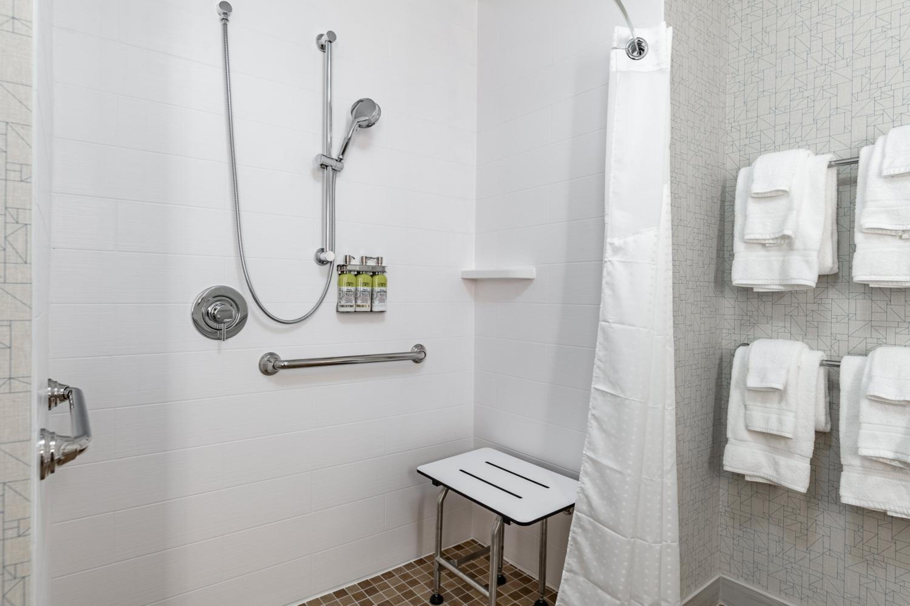 holiday inn express and suites moundsville an ihg hotel