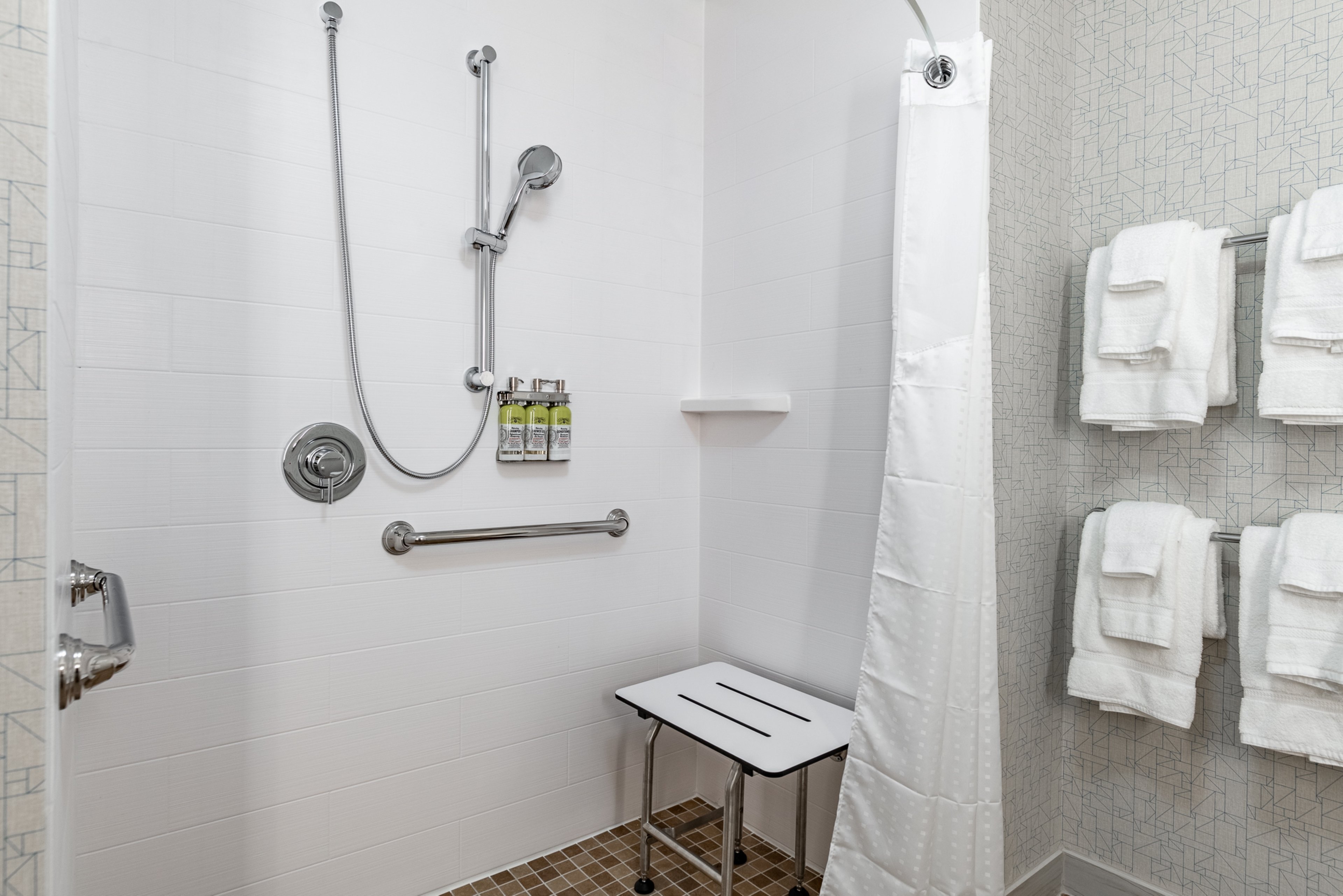 holiday inn express and suites moundsville an ihg hotel
