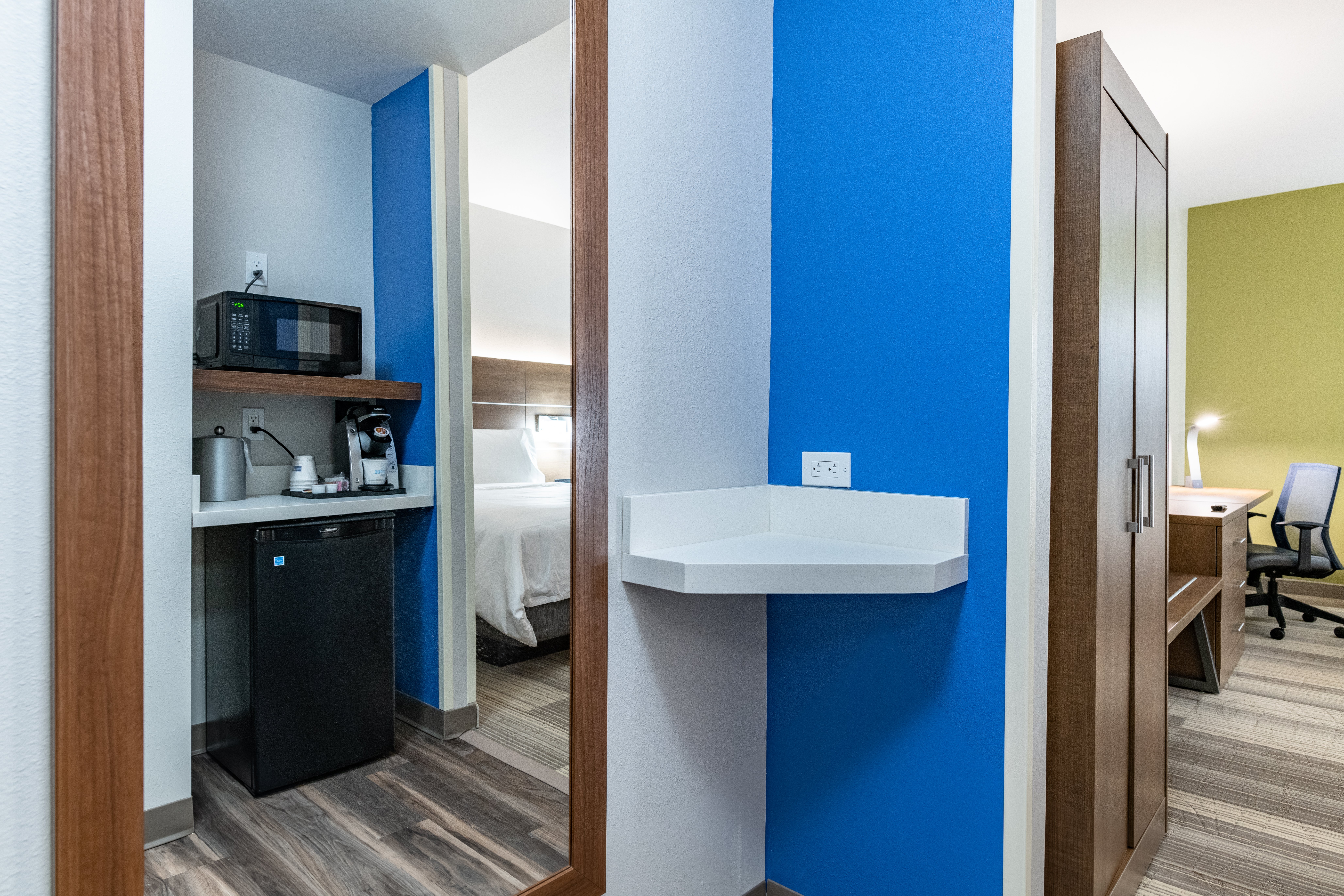 holiday inn express and suites moundsville an ihg hotel