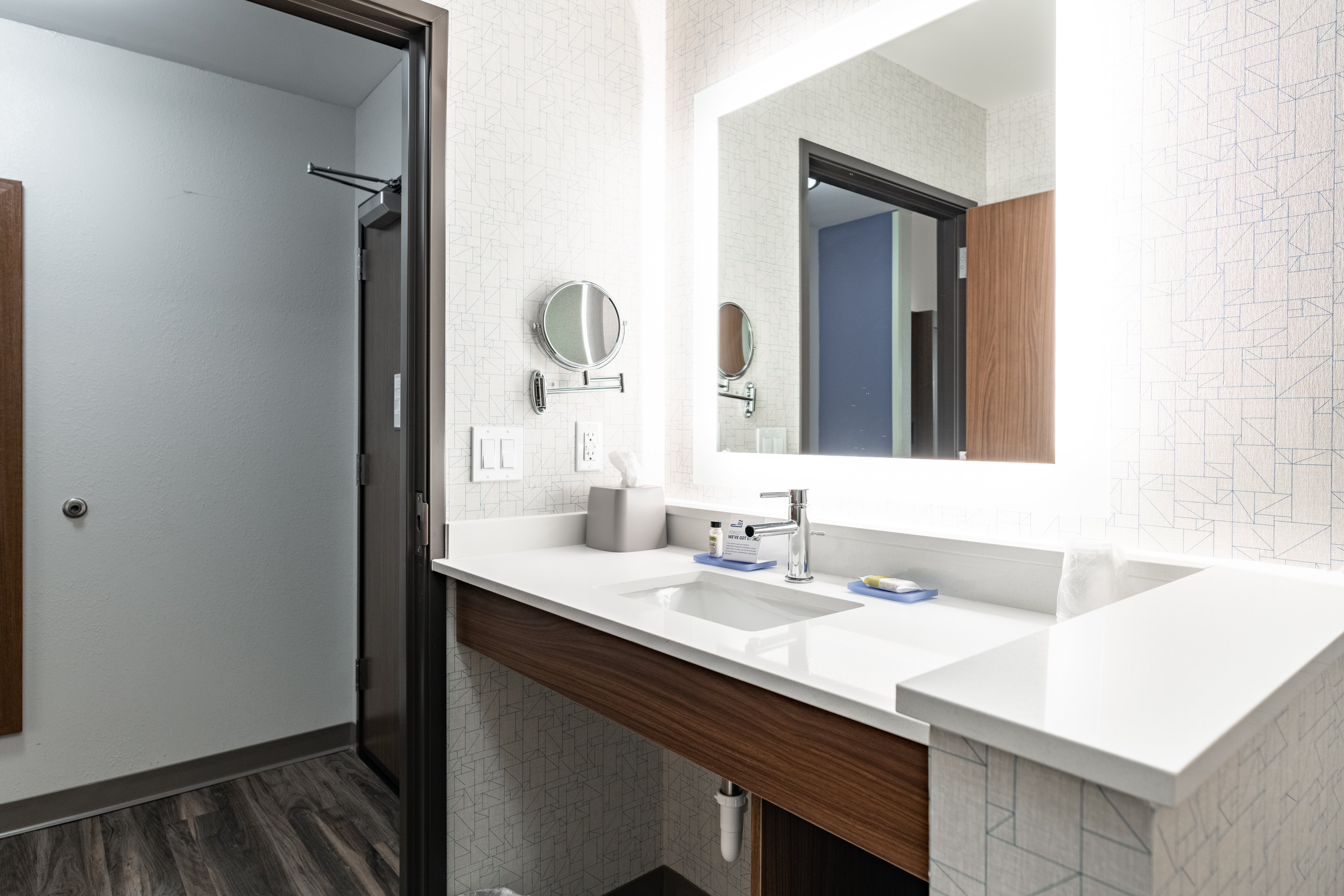 holiday inn express and suites moundsville an ihg hotel