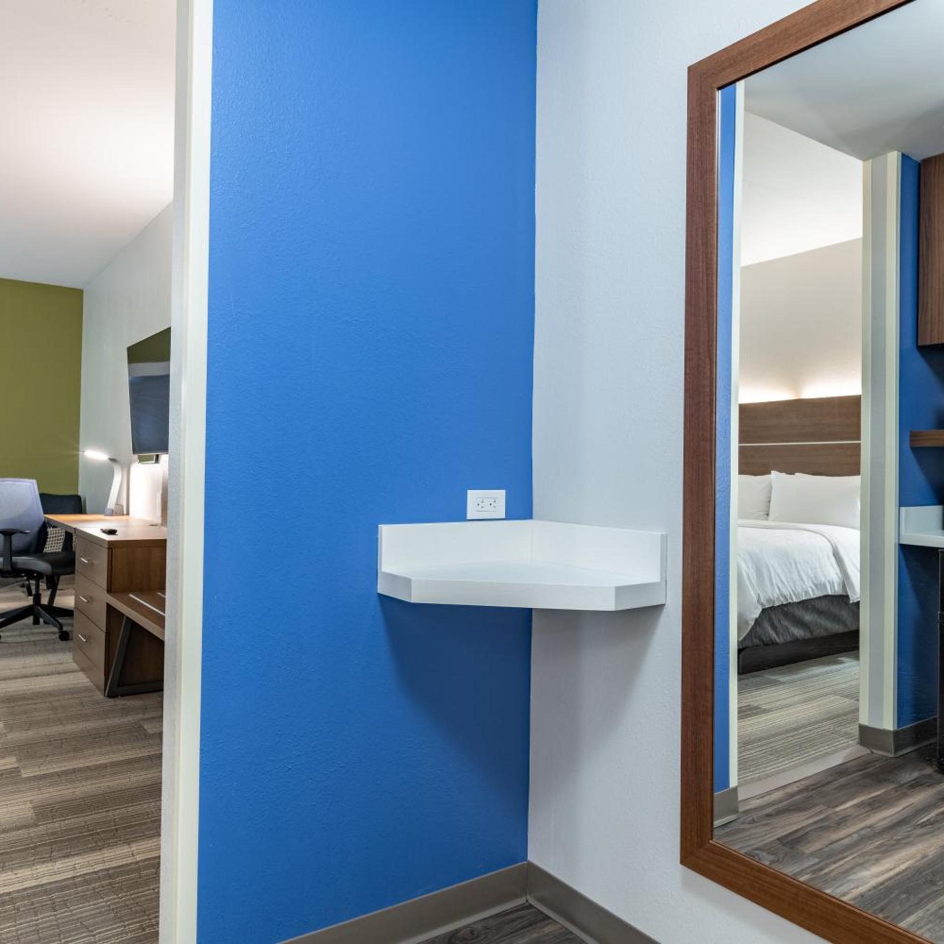 holiday inn express and suites moundsville an ihg hotel