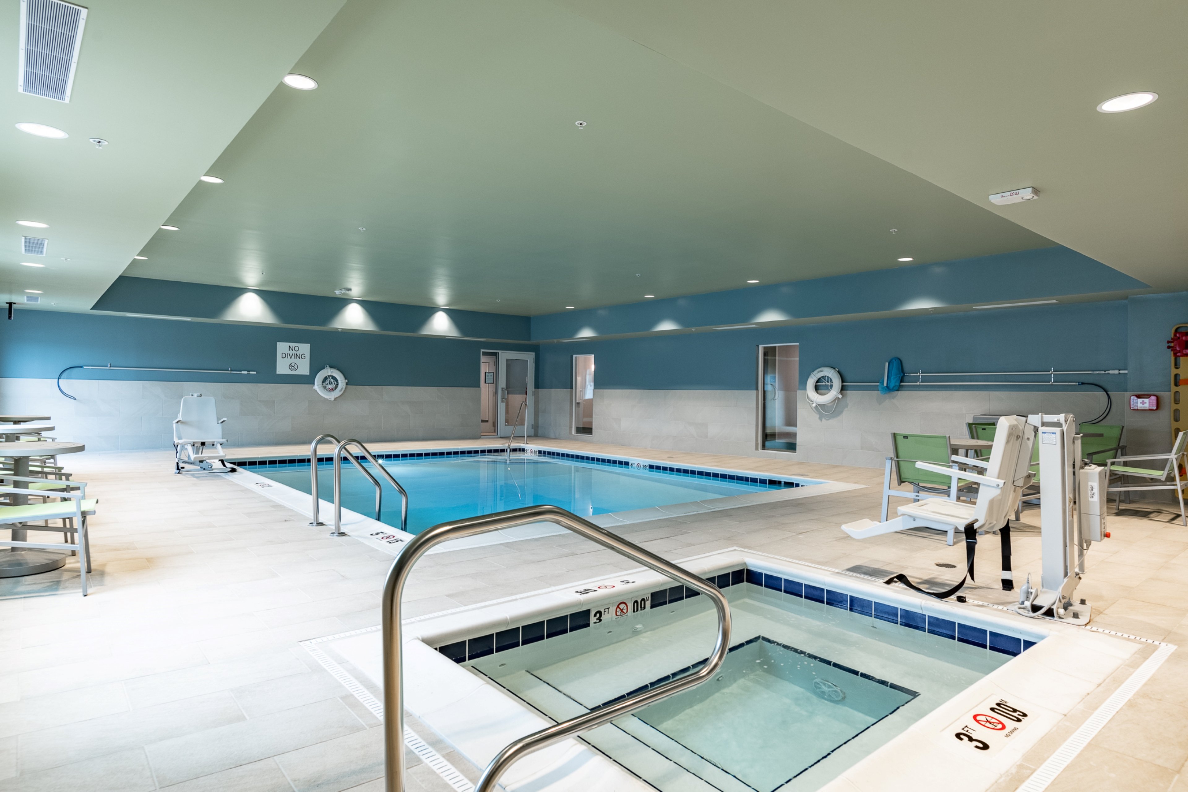 holiday inn express and suites moundsville an ihg hotel