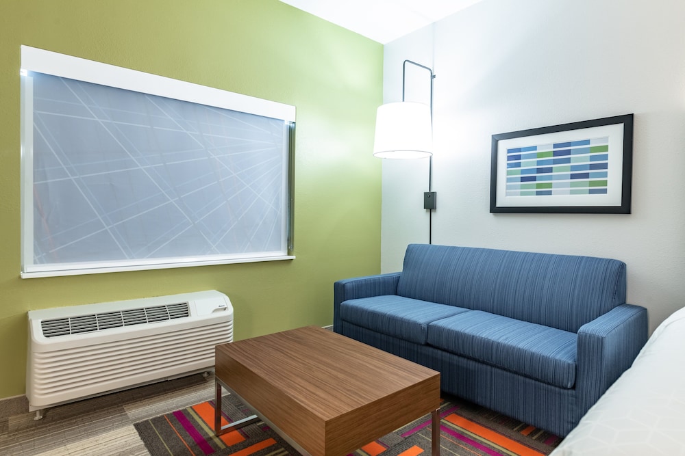 holiday inn express and suites moundsville an ihg hotel