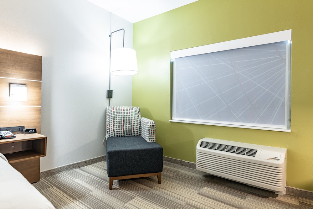 holiday inn express and suites moundsville an ihg hotel
