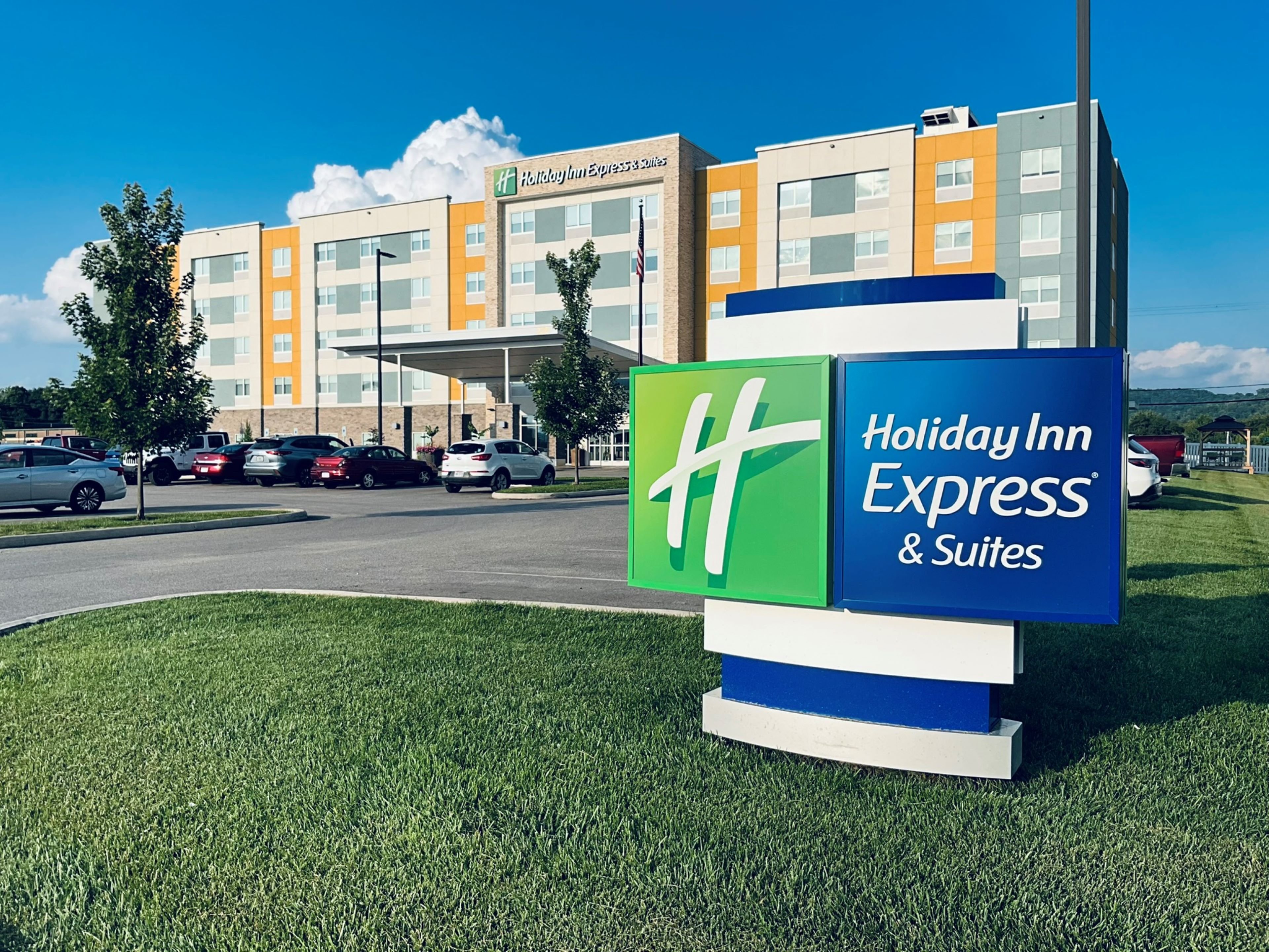 holiday inn express and suites moundsville an ihg hotel