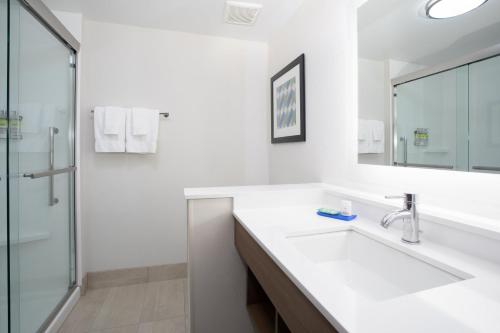 holiday inn express and suites goodland i 70