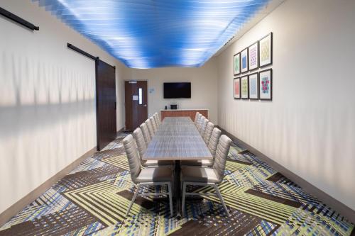 holiday inn express and suites goodland i 70
