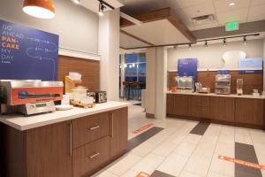 holiday inn express and suites goodland i 70