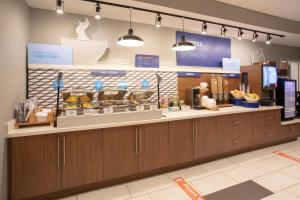 holiday inn express and suites goodland i 70