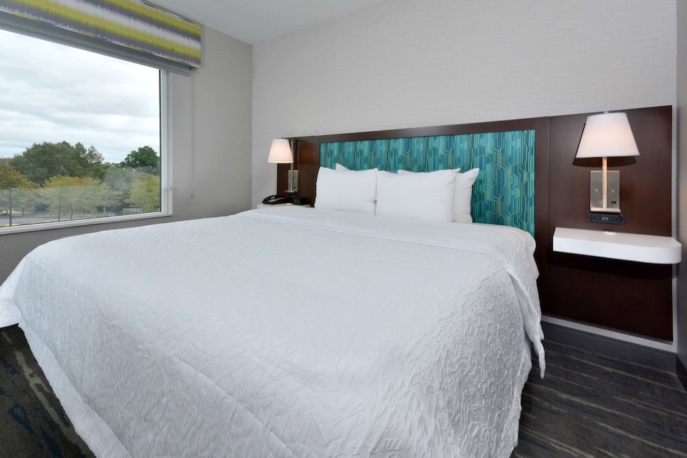 hampton inn and suites by hilton charlotte north i 485