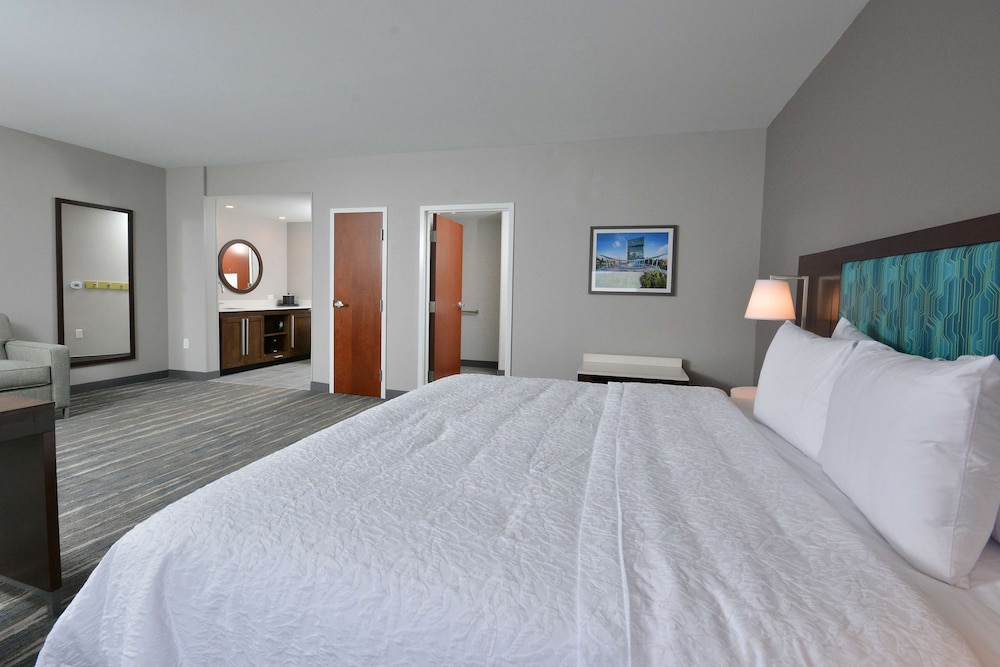 hampton inn and suites by hilton charlotte north i 485
