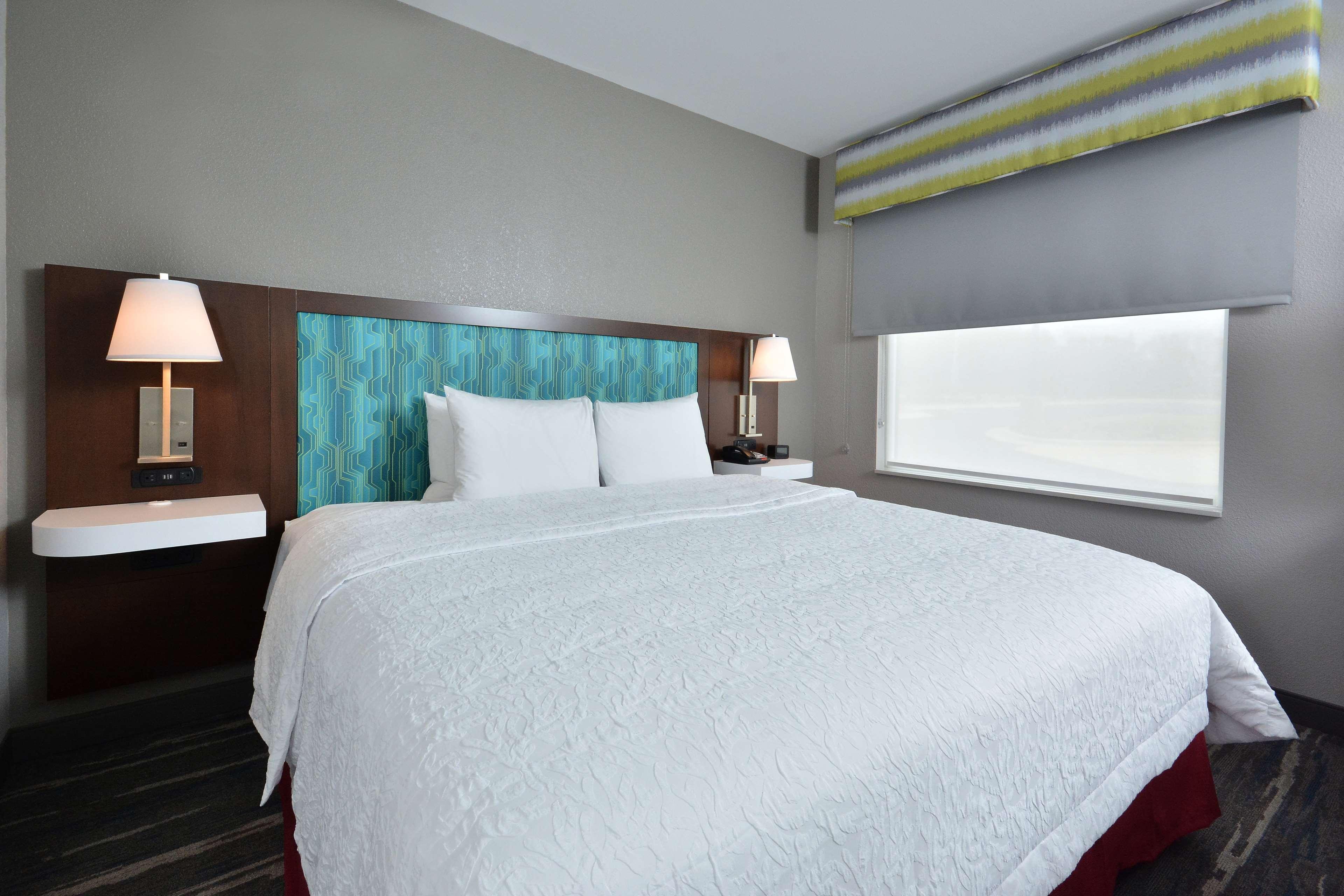 hampton inn and suites by hilton charlotte north i 485