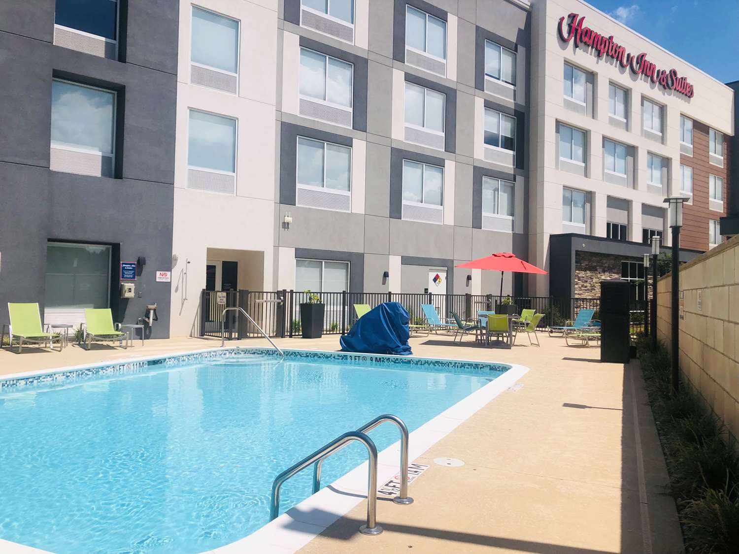 hampton inn and suites by hilton charlotte north i 485