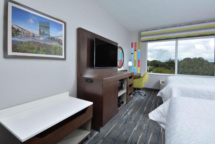 hampton inn and suites by hilton charlotte north i 485