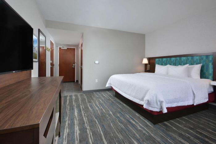 hampton inn and suites by hilton charlotte north i 485