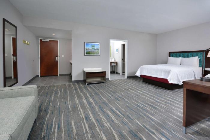 hampton inn and suites by hilton charlotte north i 485