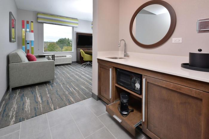 hampton inn and suites by hilton charlotte north i 485