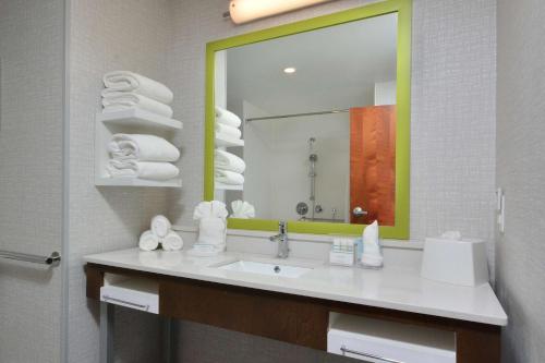 hampton inn and suites by hilton charlotte north i 485