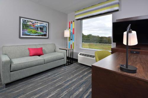 hampton inn and suites by hilton charlotte north i 485
