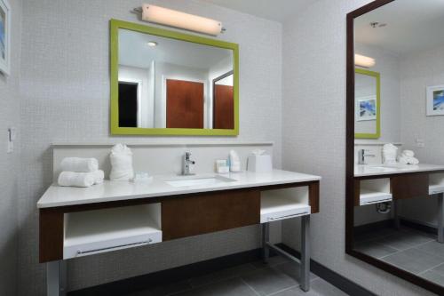 hampton inn and suites by hilton charlotte north i 485