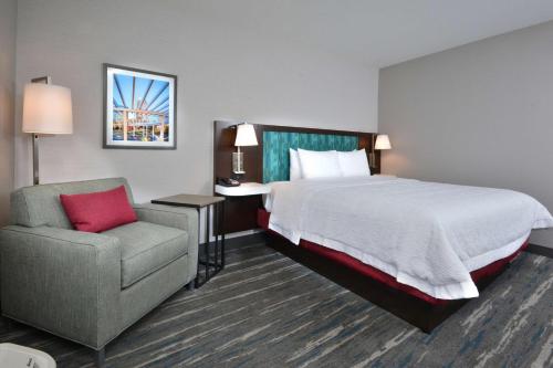 hampton inn and suites by hilton charlotte north i 485
