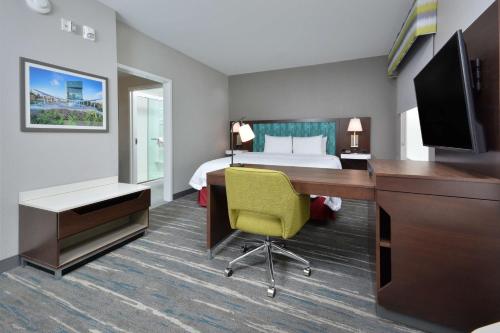 hampton inn and suites by hilton charlotte north i 485