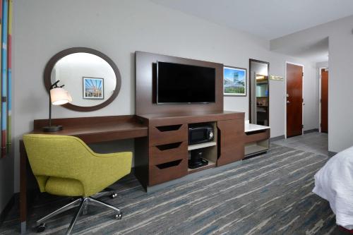 hampton inn and suites by hilton charlotte north i 485