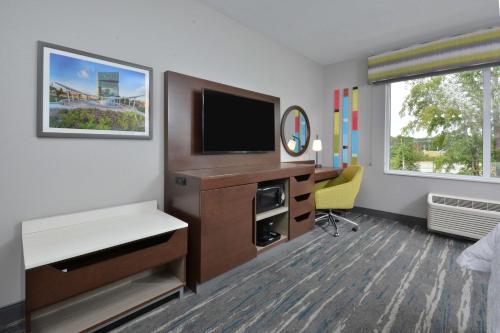 hampton inn and suites by hilton charlotte north i 485