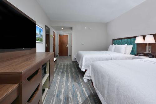 hampton inn and suites by hilton charlotte north i 485