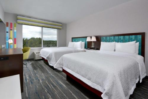 hampton inn and suites by hilton charlotte north i 485