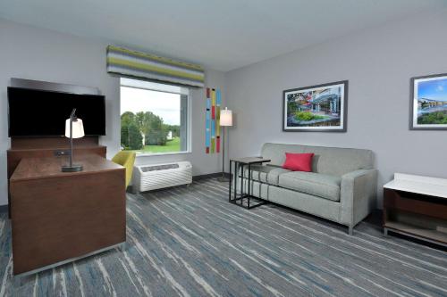 hampton inn and suites by hilton charlotte north i 485
