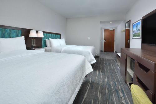 hampton inn and suites by hilton charlotte north i 485