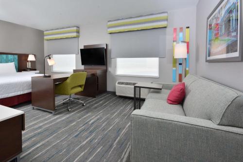 hampton inn and suites by hilton charlotte north i 485